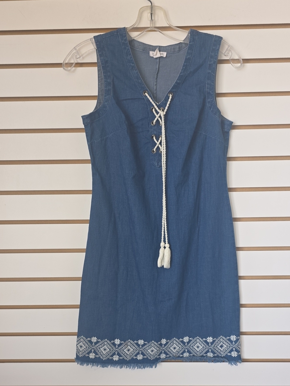 Westport Sleeveless Embroidered Shift Dress with Tassel Tie
